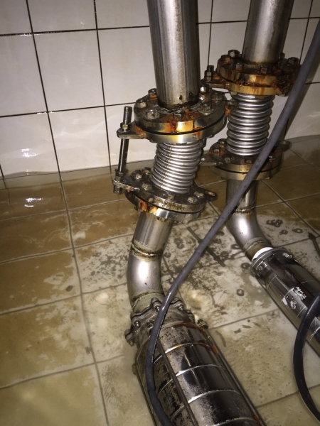 水塔內部管線與閥件檢查